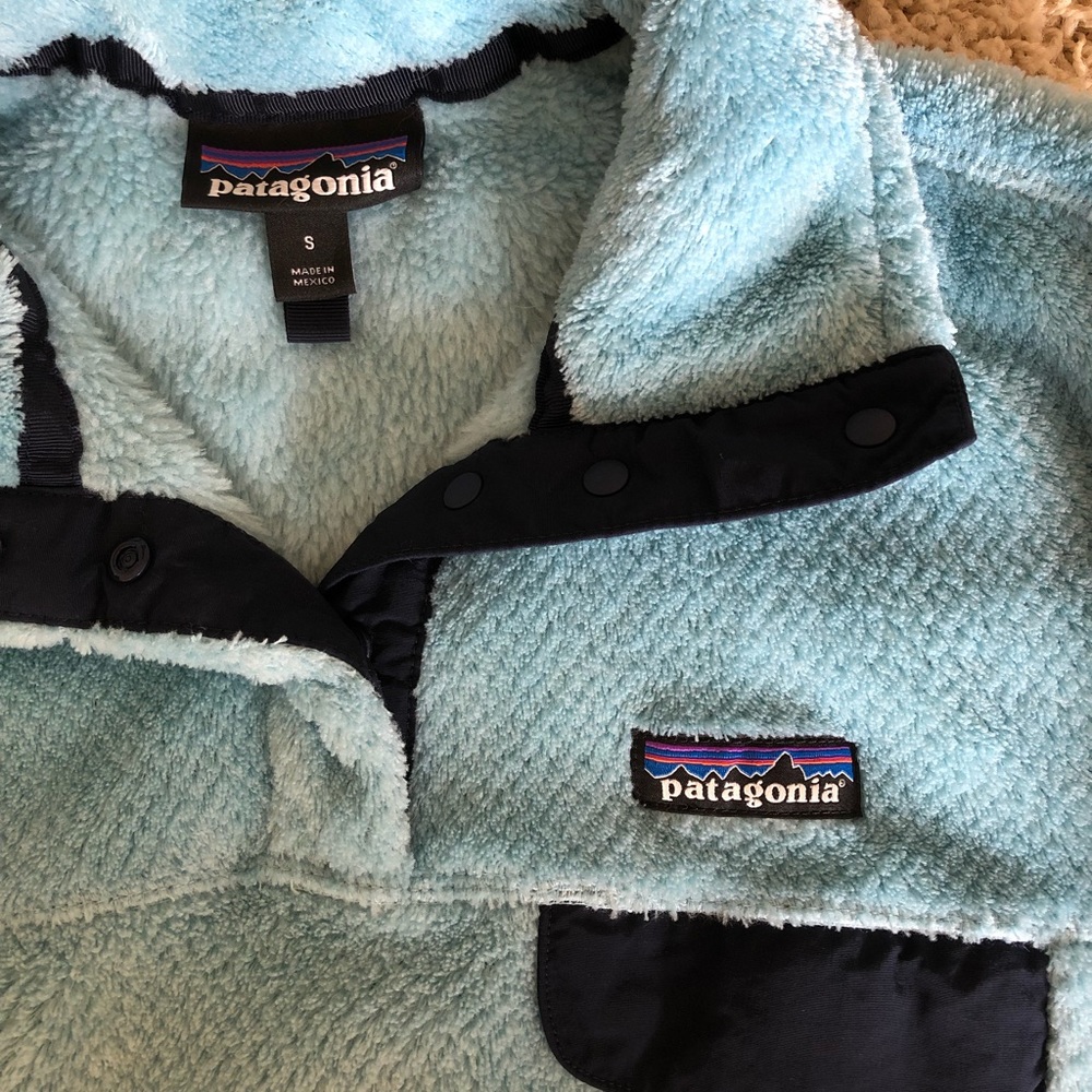 Light Blue Patagonia Jacket - Picture 2 of 2